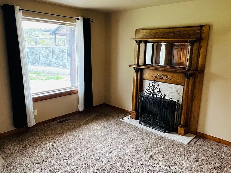 925 S 7450 E — Photo 10