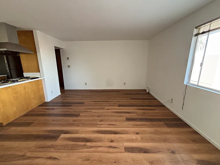 603 Kingsford St — Photo 2