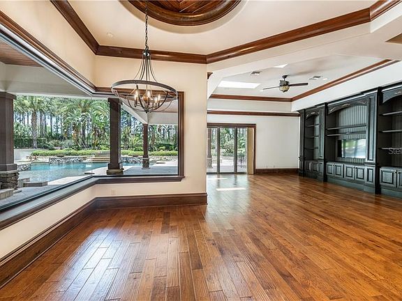 5th image of 16332 Pendio Dr