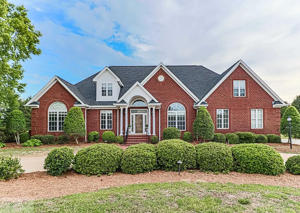 1st image of 205 Cassedale Dr