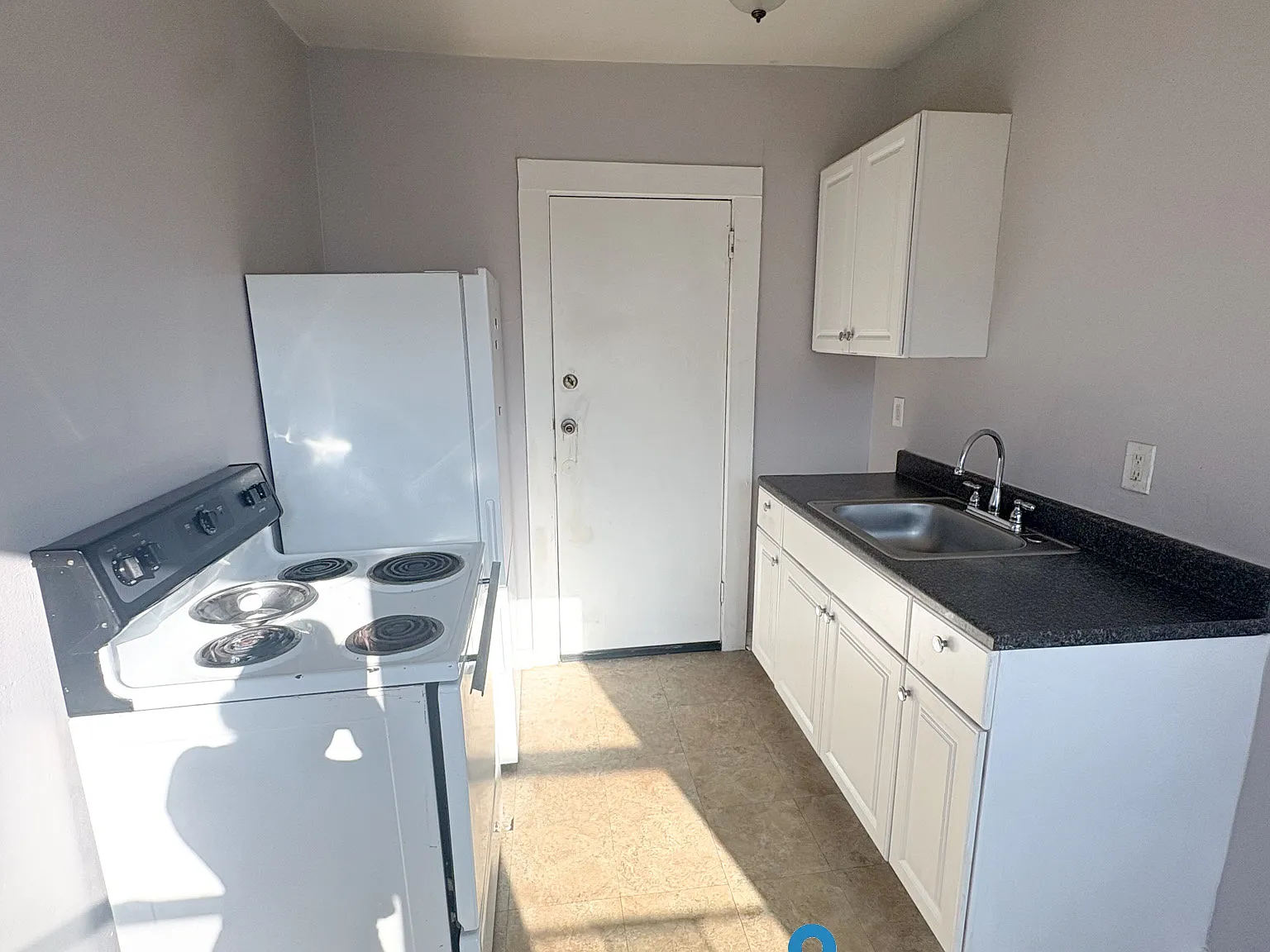 Studio, 800 sqft, $1,000 — Photo 2