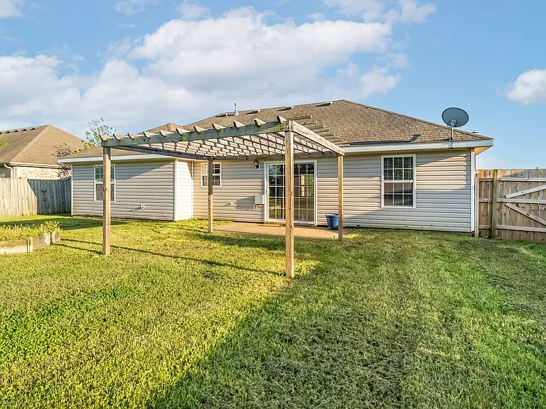 740 Dogwood St — Photo 20