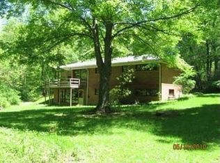10488 Grandview Dr, Willoughby, OH 44094