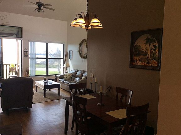3rd image of 611 Sweet Bay Cir
