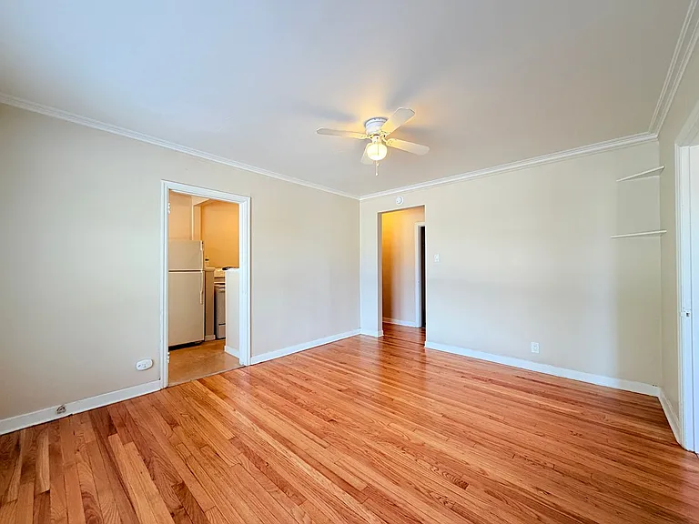 Spacious Units in a Vintage Brick Building- Walk to Seattle Center, Shops,and Restaurants! — Photo 24