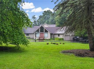 8667 Taylor May Rd, Chagrin Falls, OH 44023