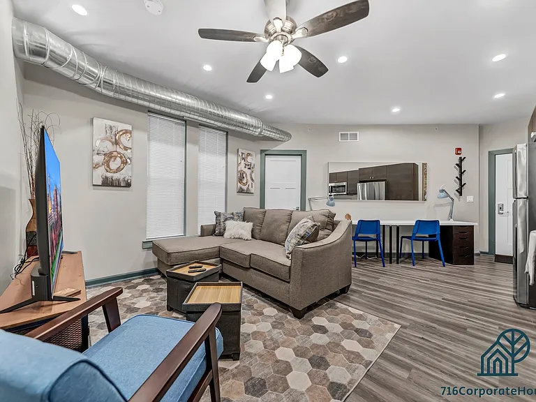 44 E Utica St #2B — Photo 16