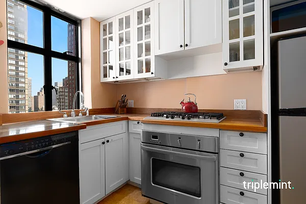 Sold by Triplemint | media 13