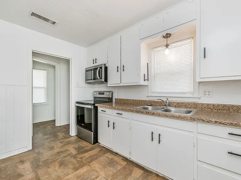 4219 S Washington St — Photo 9