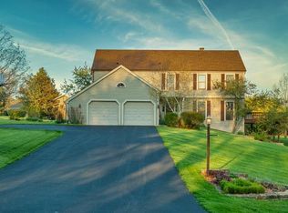 3806 Live Oak Rd, Crystal Lake, IL 60012