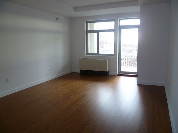 2nd image of 4026 College Point Blvd Ph 2M