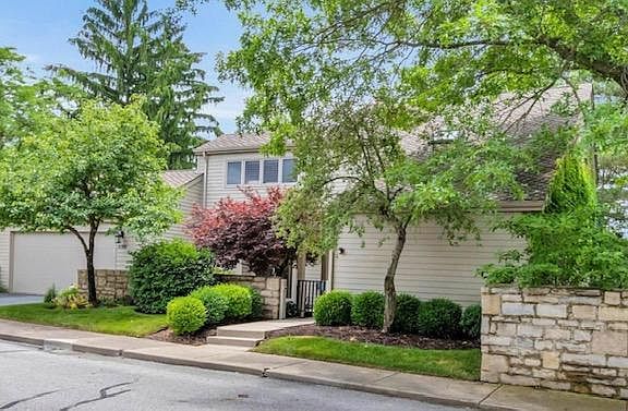 3rd image of 5785 Strathmore Ln #1