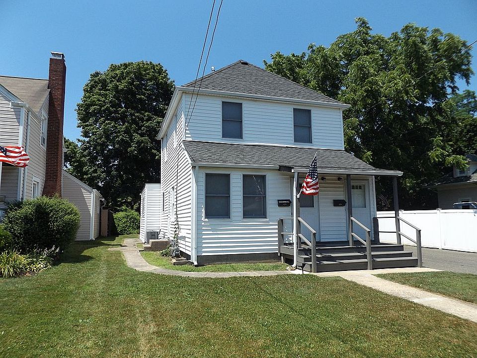 1st image of 37 Dawson Ave