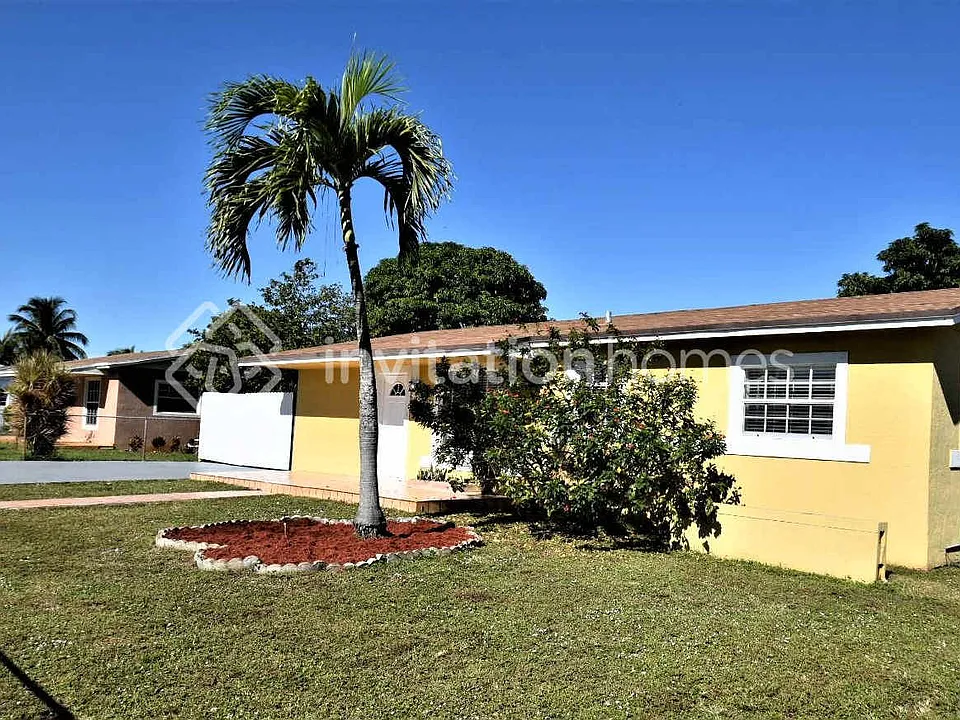 4921 NW 170th St