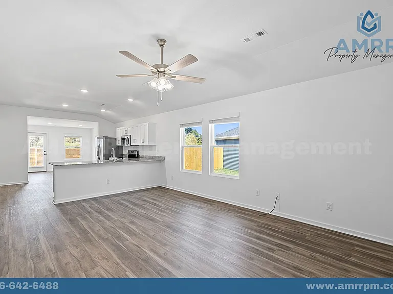 313 Foliage St — Photo 21