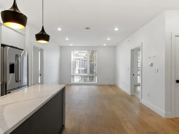 101 Condor St Penthouse 405, Boston, MA 02128