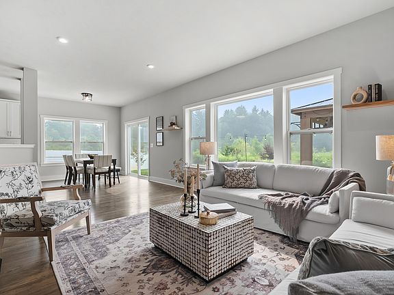 3rd image of 145 Poppy Ct