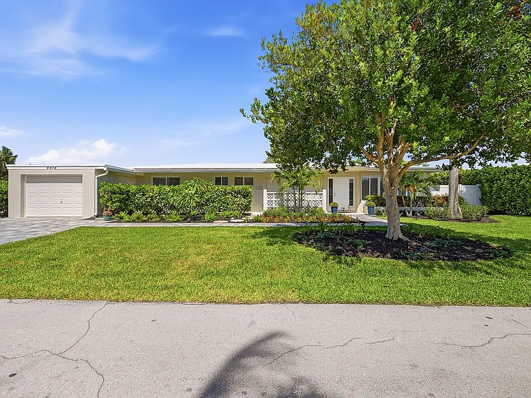 4454 W Tradewinds Ave — Photo 5