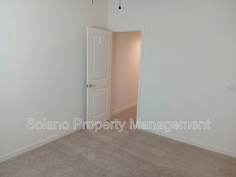 1284 Warmth Ct — Photo 2