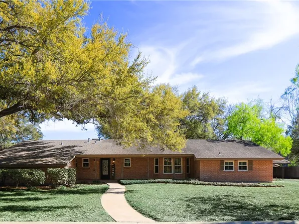 1316 Southwood St, Alice, TX 78332