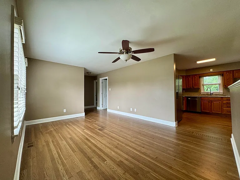 2564 Millbrook Dr — Photo 9