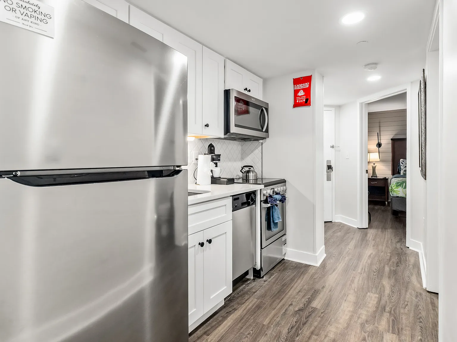 1 bed, 596 sqft, $1,300 — Photo 2