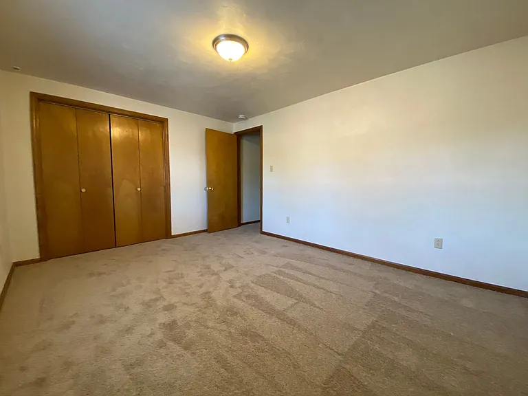 111 Edgewater Vlg #6 — Photo 7