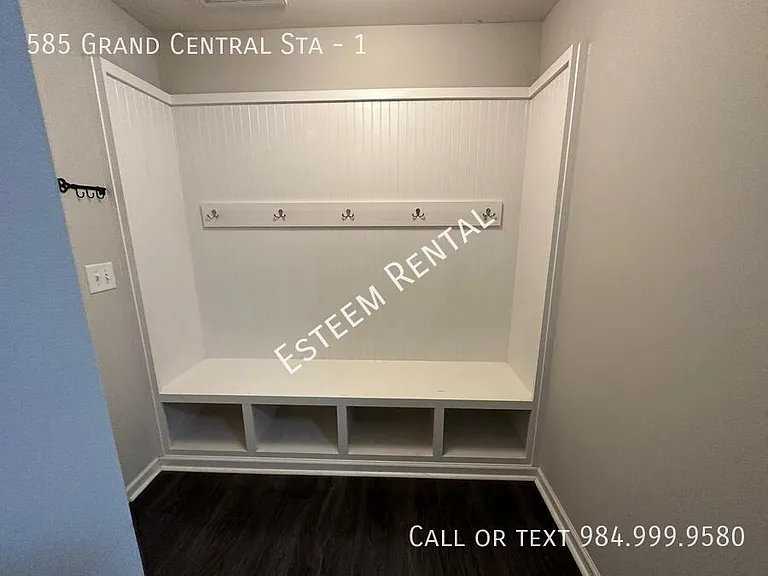 585 Grand Central Sta #1 — Photo 10