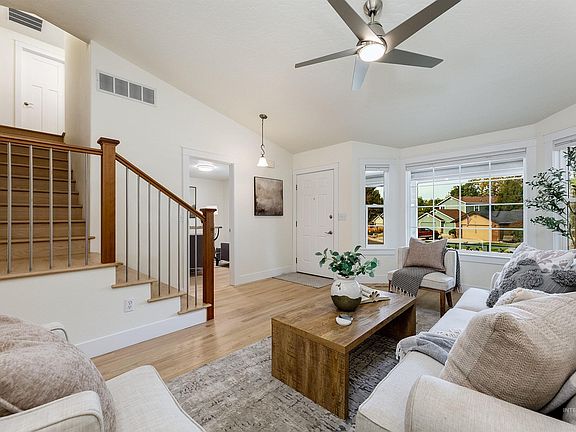 5th image of 642 N Stierman Way