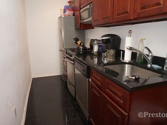 3rd image of 416 Lafayette St APT 1F