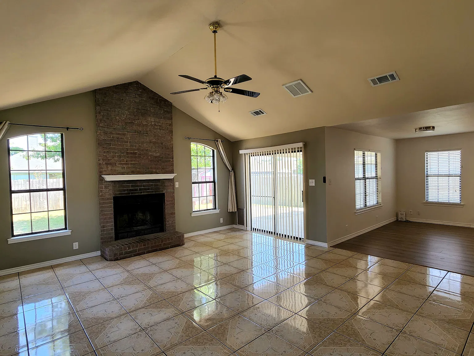 3 bed, 1631 sqft, $1,960 — Photo 3