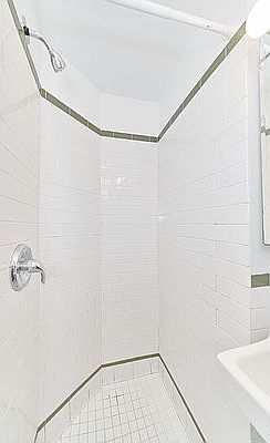 5th image of 10 Morton St #5AA