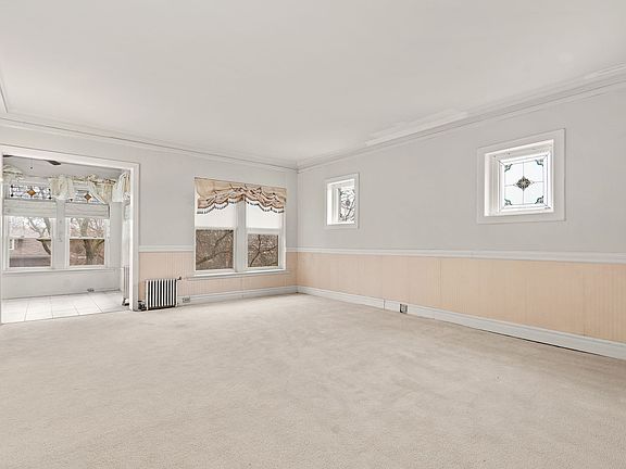 4th image of 1031 E Hyde Park Blvd #3