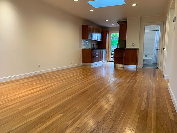 5th image of 532 Peralta Ave