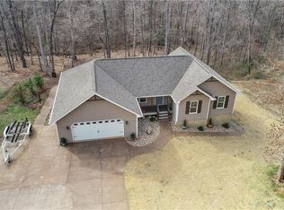 332 W Capewood Ave, Seneca, SC 29678
