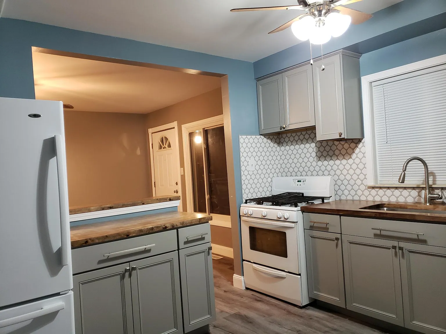 2 bed, 780 sqft, $1,385 — Photo 2