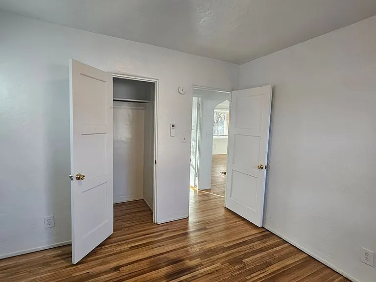 1216 Columbia Dr NE — Photo 5
