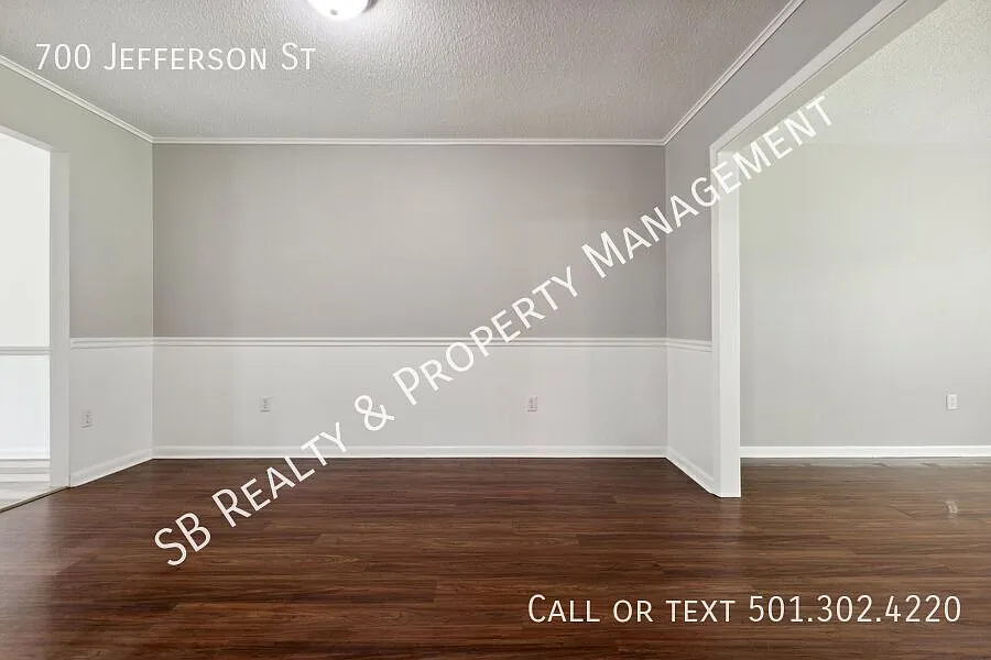 4 Bed 2.5 Bath — Photo 4