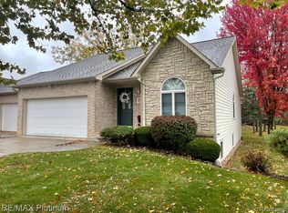6034 Steeplechase Dr, Grand Blanc, MI 48439