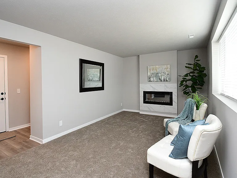 8121 S 198th Ave — Photo 15