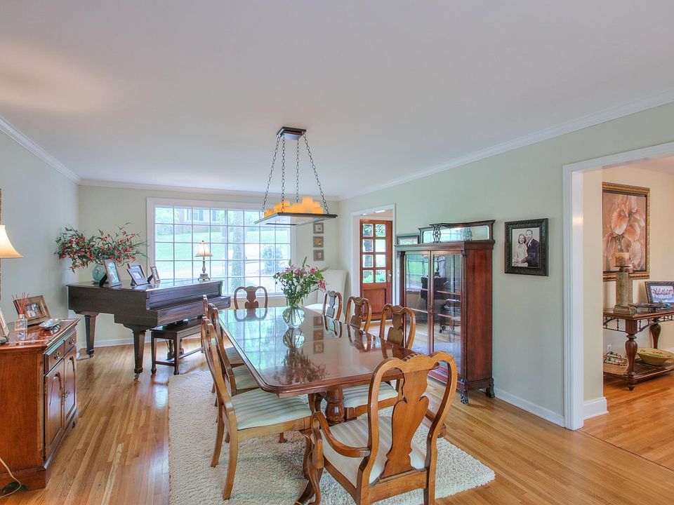 1st image of 840 Highland Crest Dr