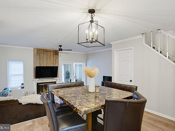 4th image of 6 Heritage Dr