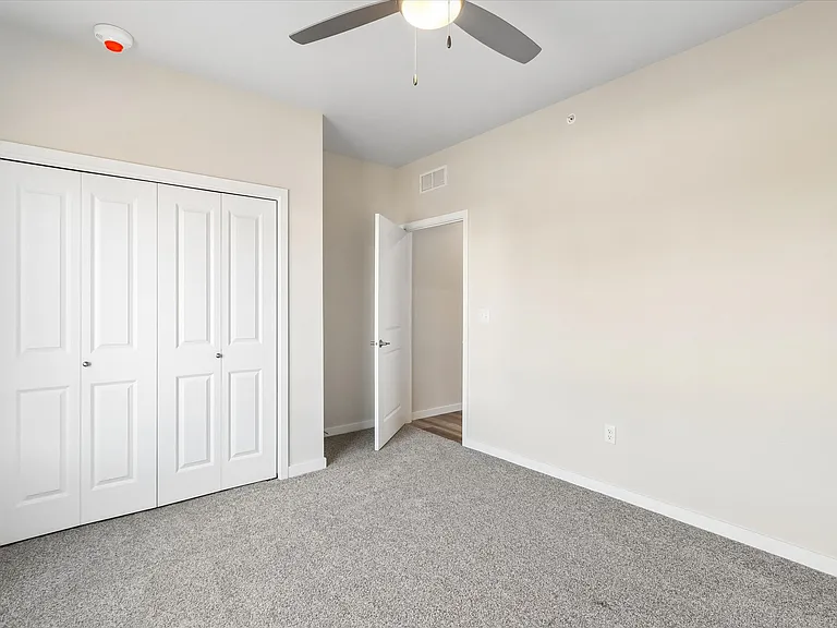 1735 N Jones Blvd — Photo 16