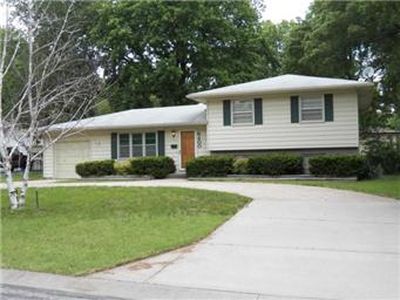6400 W 74th St, Overland Park, KS, 66204