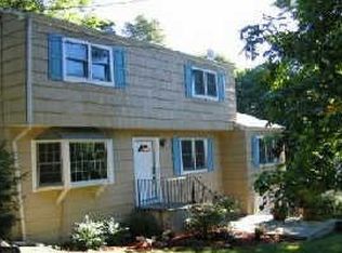 28 Ledgewood Dr, Norwalk, CT 06850