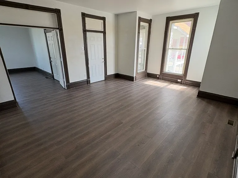 253 W Morrison St — Photo 2