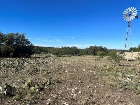 400 Live Oak Dr, Menard, TX 76859