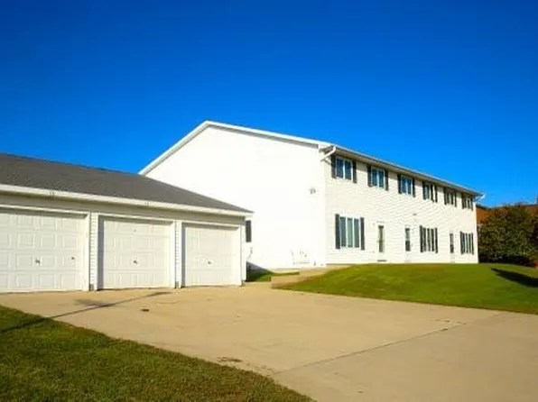 Fieldstone 3 - 2102, 2102 14th Ave N #9, Clear Lake, IA 50428