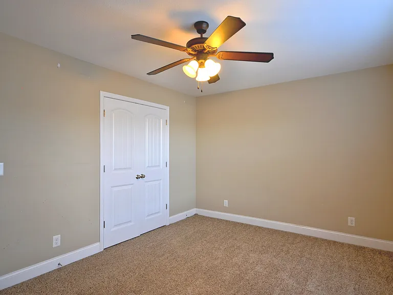 446 Cyprus Ct — Photo 27