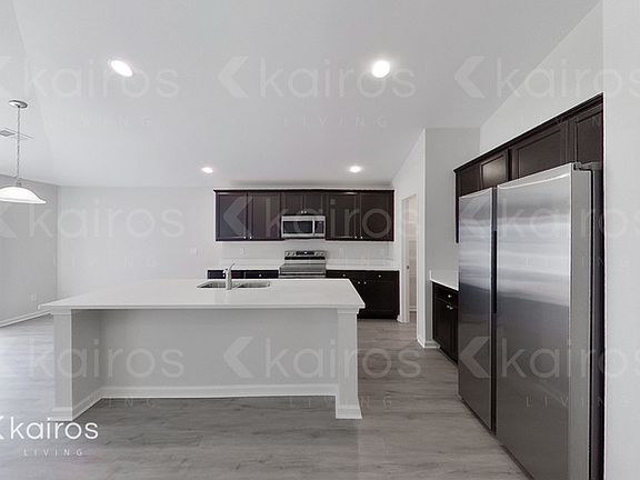 4th image of 16 Carrollton Dr